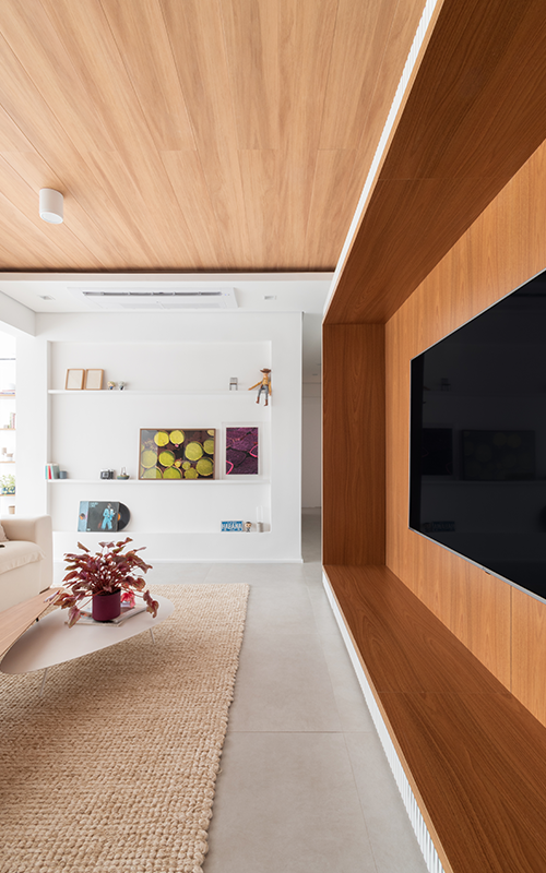 Projeto: Luiza Andrade |Fotos: @novoajuliaa | Referência: Teto Vinílico Teca Bege